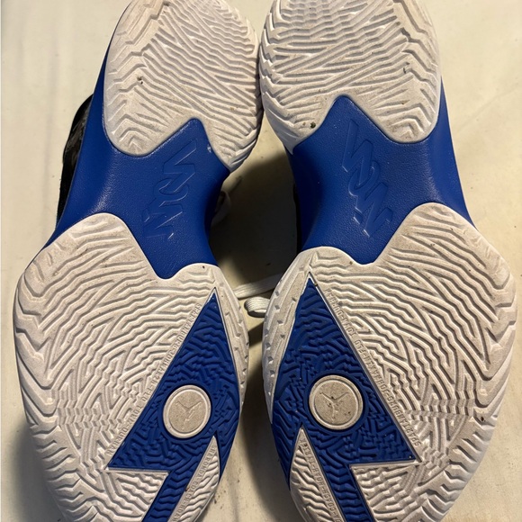 Jordan Blue and Black Athletic Shoes - Picture 6 of 6